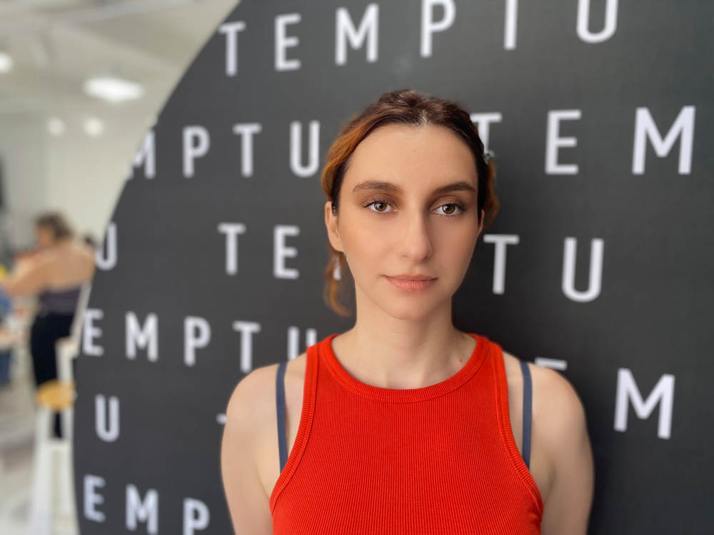 Fotografia dallo Stage New York - TEMPTU 2024
